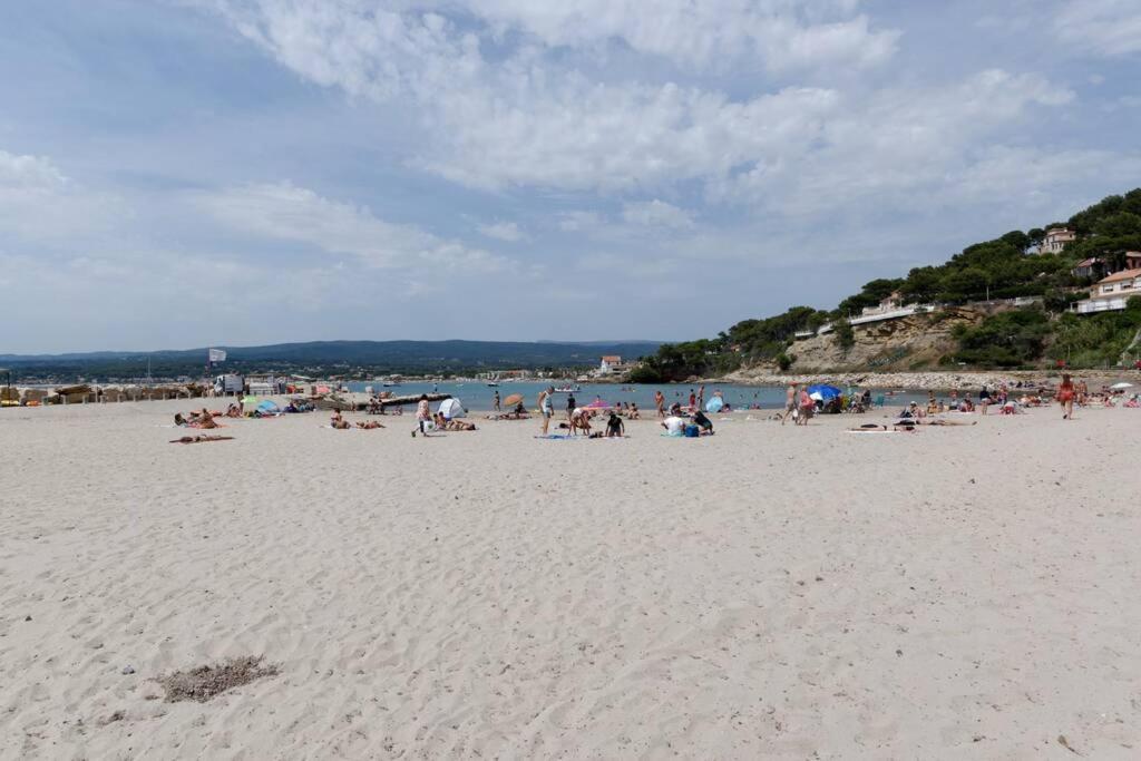 Апартаменты St-Cyr - Studio Avec Balcon, Vue Mer Et Proche Plage Сен-Сир-сюр-Мер Экстерьер фото